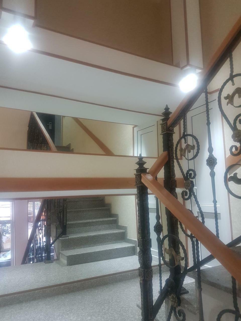 Hotel LEADER Tbilisi Exterior foto